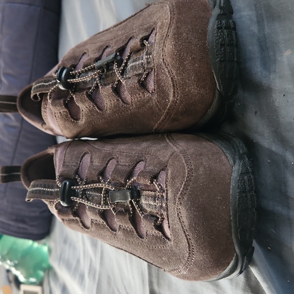 L.L. Bean shoes - Picture 2 of 9